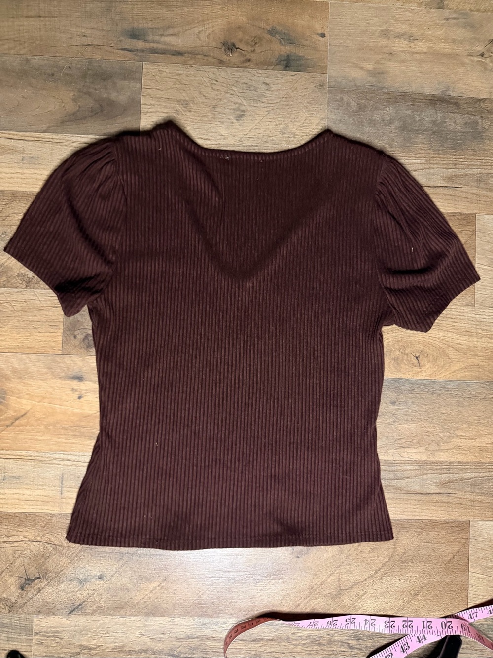 Chocolate Brown Ribbed V-Neck Short Sleeve Top - Picture 3 of 5